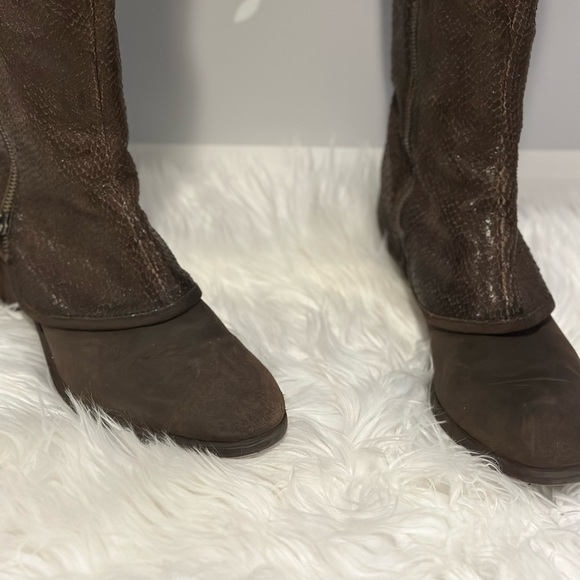BLACK FRIYAY!!Donald  Pliner, knee-high, genuine snake skin Brown worn with love - Picture 2 of 12